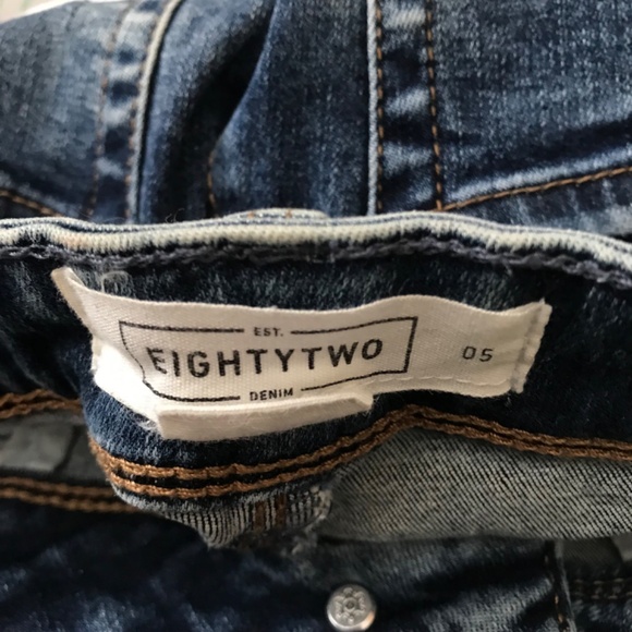 EightyTwo Denim Acid Wash Skinny Ankle Jeans Size 5 Pockets Dark Blue Distressed - Picture 16 of 16